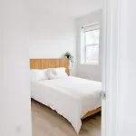 Central, Urban Townhouse With Private Roof Deck Apartment