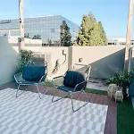 Central, Urban Townhouse With Private Roof Deck Apartment