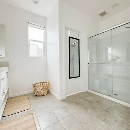 Apartment Central, Urban Townhouse With Private Roof Deck